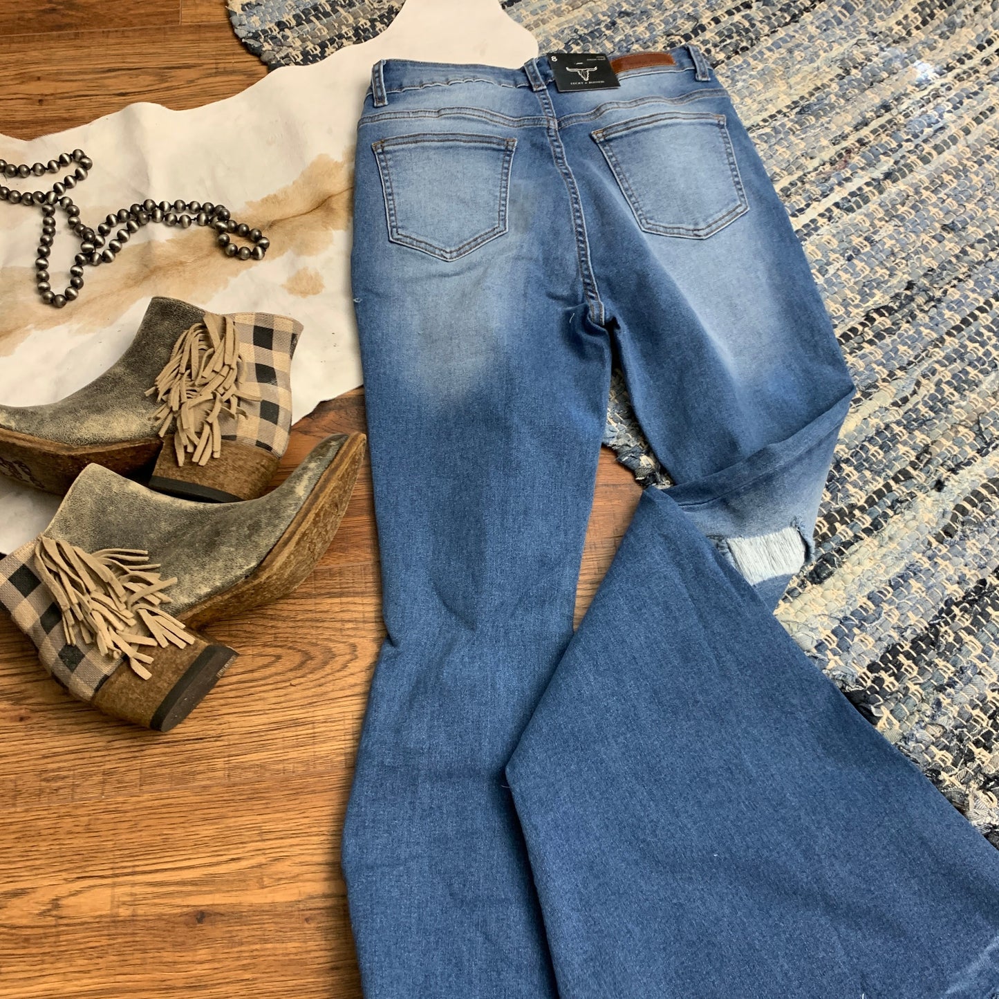 Rear view of flares with 2 back pockets.